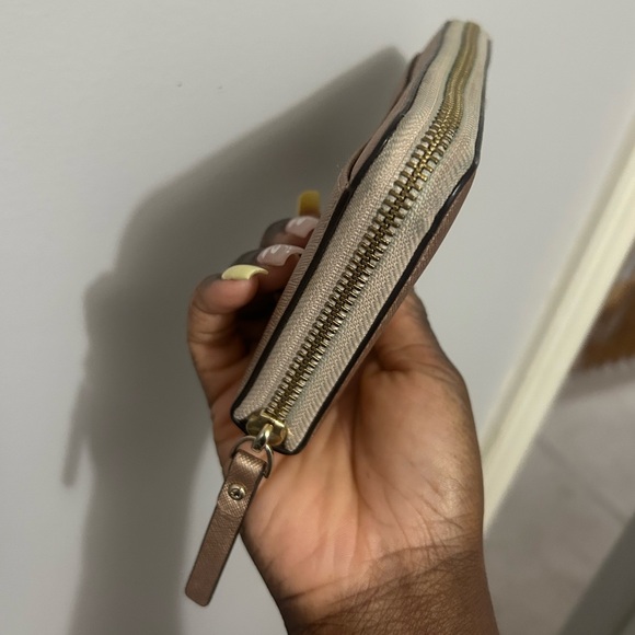 KATE SPADE | Rose Gold Wallet - Picture 4 of 7